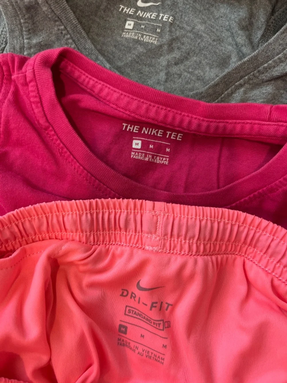 Nike outfit tank tops and shorts - Picture 3 of 3